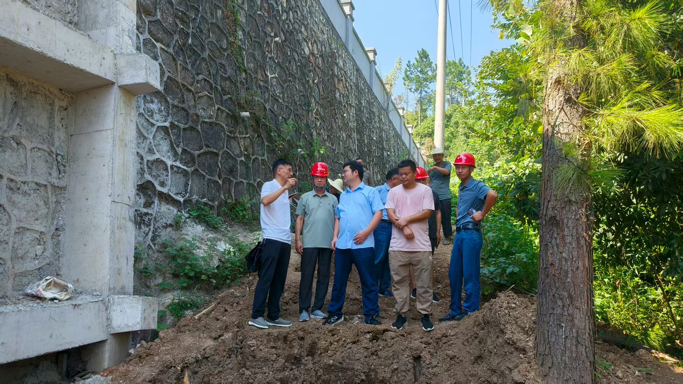 三水廠(chǎng)擋土墻.jpg 三水廠(chǎng)擋土墻.jpg